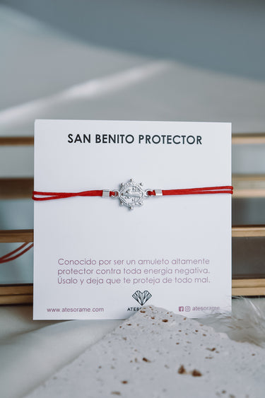 Pulsera San Benito Hilo Rojo Plata - Atesorame