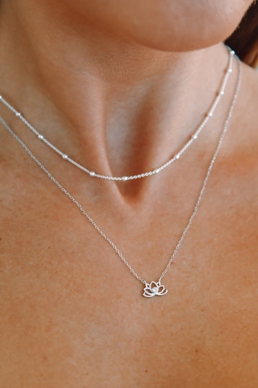 Collar Flor De Loto Plata - Atesorame