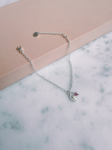 Pulsera Virgen de los Rayos Rubí Plata - Atesorame