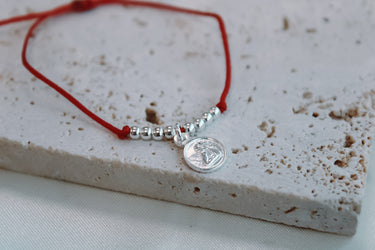 Pulsera Angel De La Guarda Hilo Rojo Petite - Atesorame