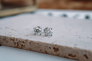 Aros Moissanita Dust Plata 1.0 quilate - Atesorame