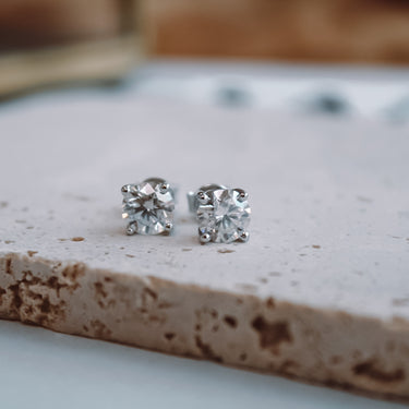 Aros Moissanita Dust Plata 1.0 quilate