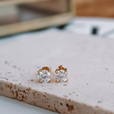 Aros Moissanita Dust Gold 1.0 quilate