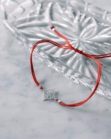 Pulsera Nudo De Bruja Hilo Rojo - Atesorame
