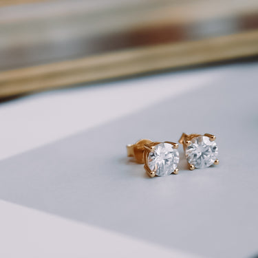 Aros Moissanita Dust Gold 1.0 quilate