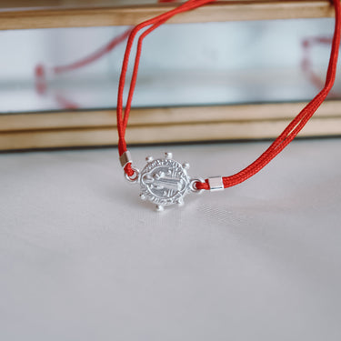 Pulsera San Benito Hilo Rojo Plata