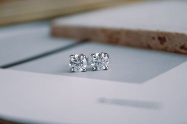 Aros Moissanita Dust Plata 1.0 quilate - Atesorame