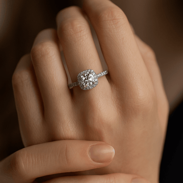 Anillo Moissanita Halo Solitario - Atesorame