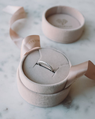 Anillo Moissanita Cintillo Infinito - Atesorame