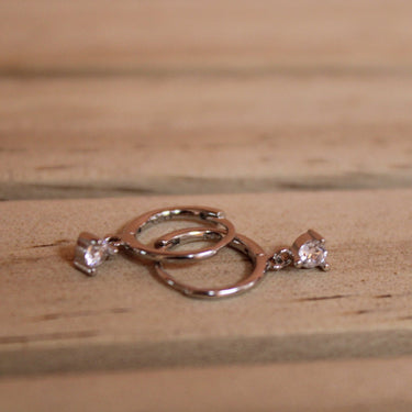 Argollas Punto De Luz Silver - Atesorame
