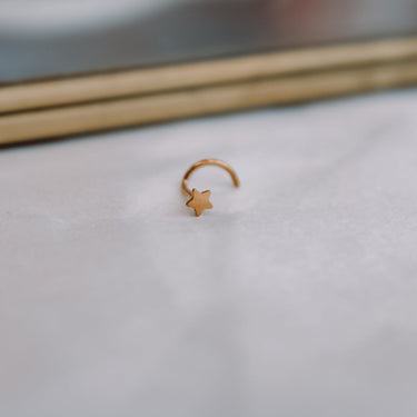 Piercing nariz Titanio Star Gold