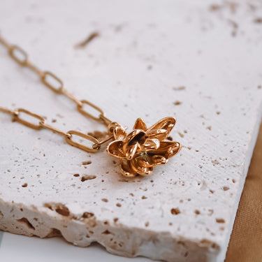 Collar Flor de Loto tridimensional Gold