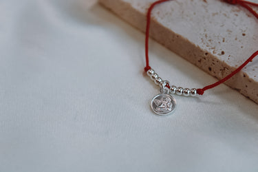 Pulsera Angel De La Guarda Hilo Rojo Petite - Atesorame