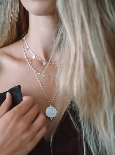 Collar Amuleto Flor de Loto Plata - Atesorame